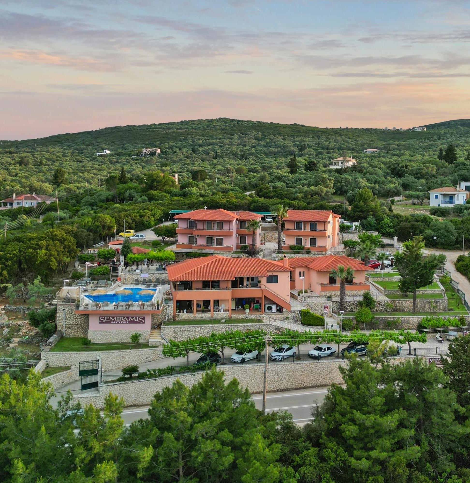 Отель Semiramis Frinion Экстерьер фото